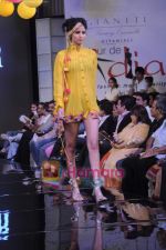 at Gitanjali Tour De India fashion  show in Trident, Mumbai on 6th Feb 2011 (256).JPG